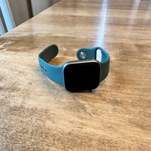 Apple Watch Series 5 40mm band size S/M